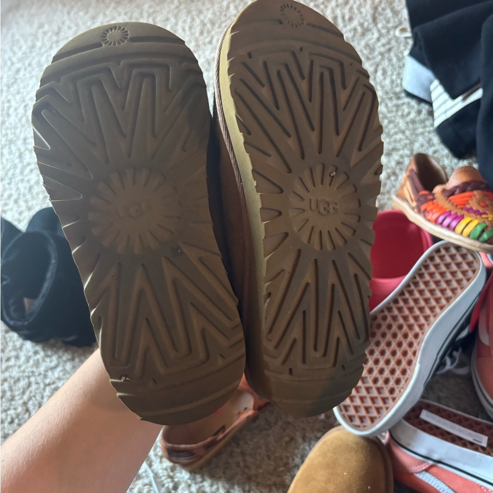 UGG Tan Tasman boots - Picture 9 of 9